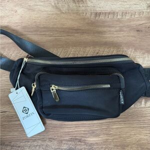 Zircon Waist Bag NWT